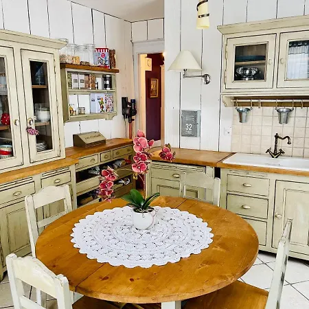 De Standing A Apartment